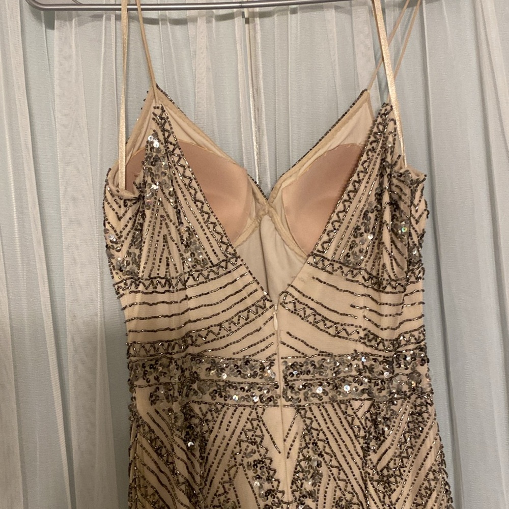 Beautiful formal dress - Picture 6 of 10